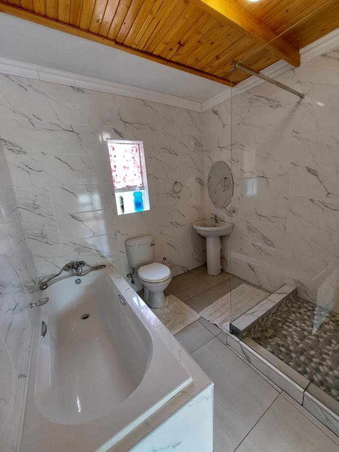 Lion Rock View Guesthouse Maseru Ngoại thất bức ảnh